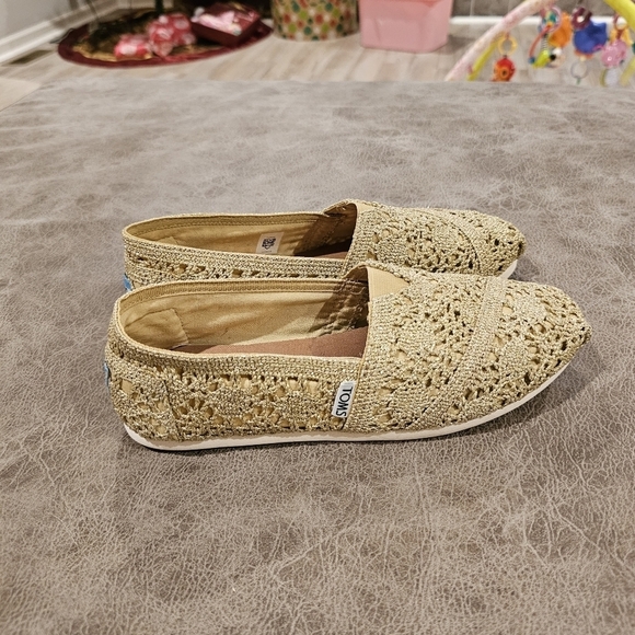 Toms Metallic Gold Crochet Shoes - Picture 4 of 7